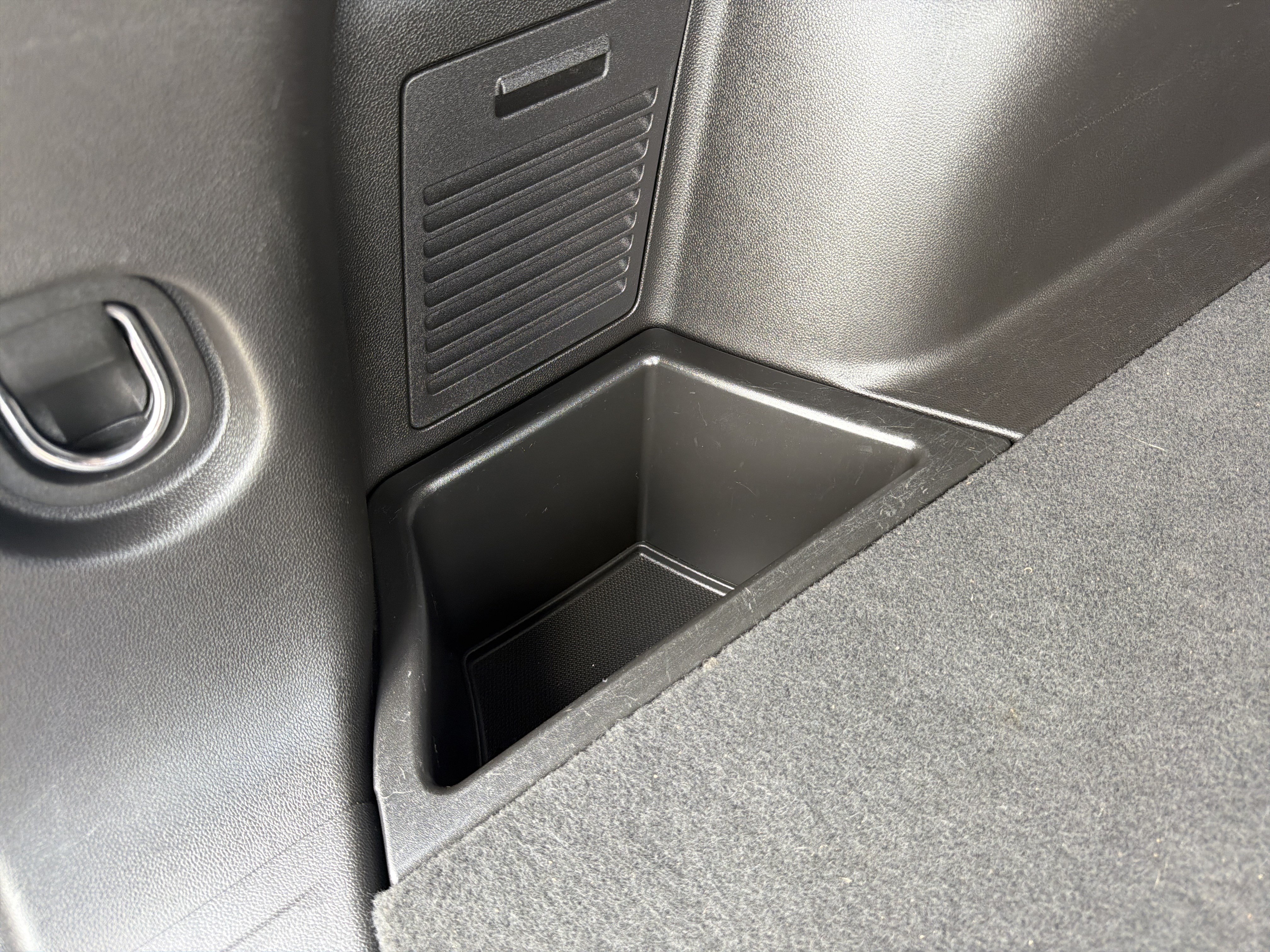 Used 2022 Chevrolet Blazer LT FWD image 25