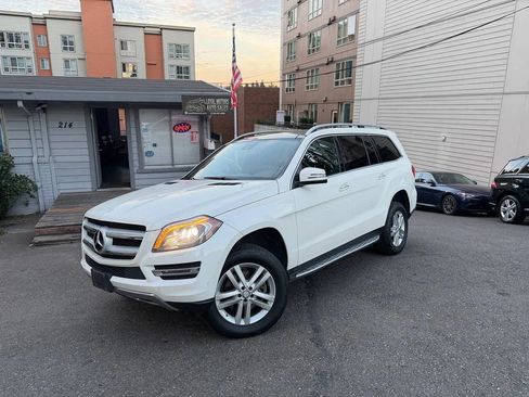 Used 2014 Mercedes-Benz GL 350 BlueTEC 4MATIC image 3