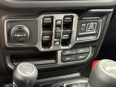 New 2026 Jeep Wrangler Unlimited Sahara w/ Safety Group AWD/4WD image 31
