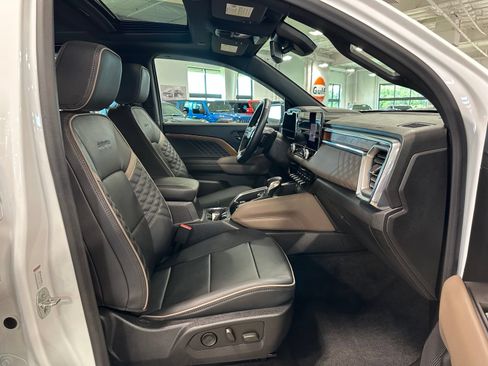 Used 2024 GMC Canyon Denali AWD/4WD image 37