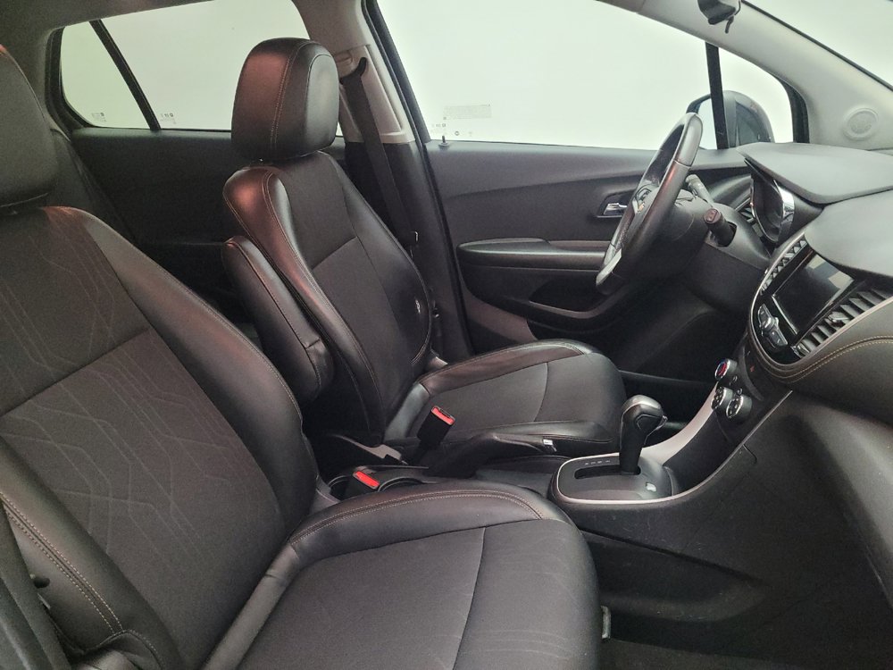 Used 2021 Chevrolet Trax LT w/ Driver Confidence Package FWD image 21