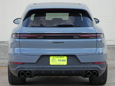 Used 2025 Porsche Cayenne E-Hybrid w/ Premium Package Plus AWD/4WD image 55