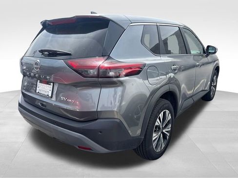 Used 2023 Nissan Rogue SV image 3
