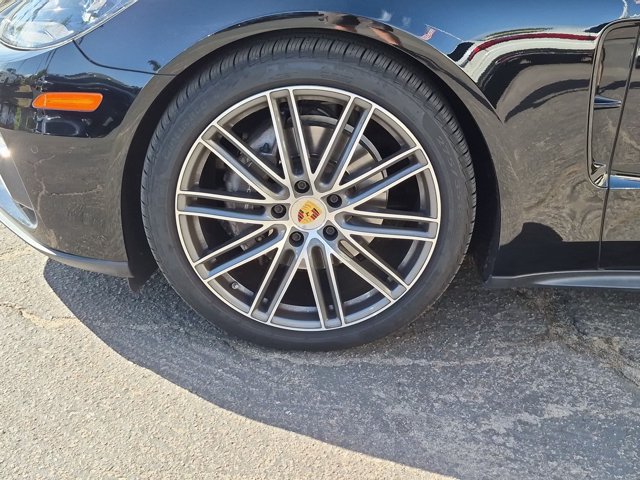 Used 2018 Porsche Panamera image 15