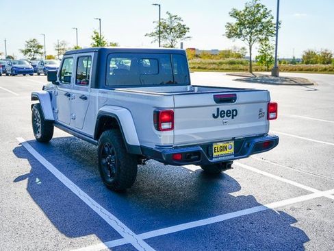 Used 2022 Jeep Gladiator Willys image 24
