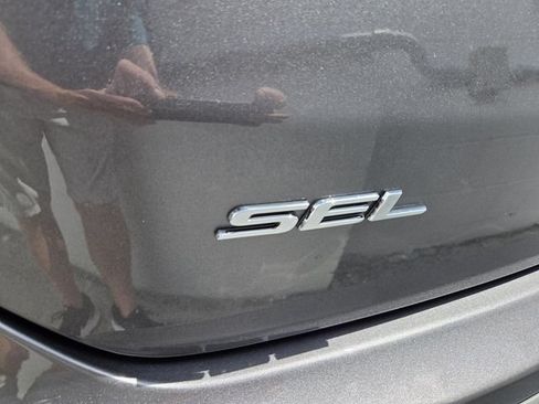 Used 2023 Ford Edge SEL AWD/4WD image 6