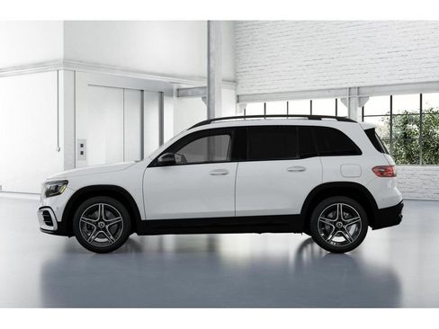 New 2026 Mercedes-Benz GLB 250 4MATIC image 34
