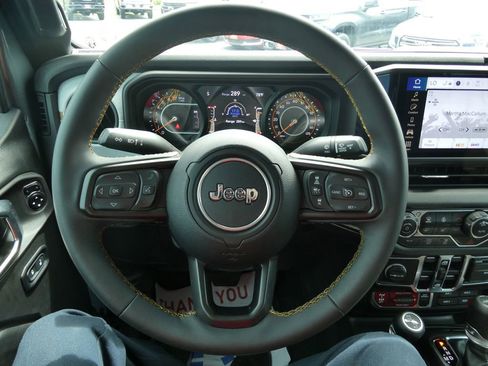 Used 2024 Jeep Gladiator Sport AWD/4WD image 35
