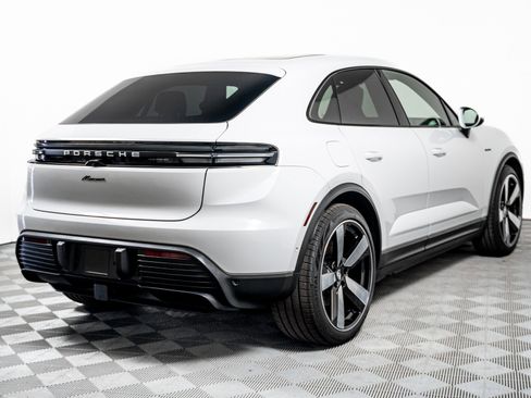 Certified 2025 Porsche Macan Electric RWD image 10