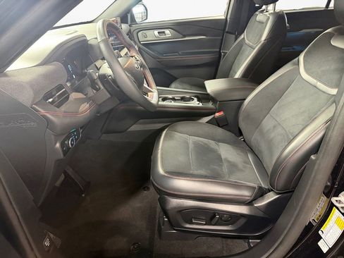 Used 2025 Ford Explorer ST image 15