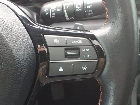 Used 2025 Honda Pilot TrailSport image 23
