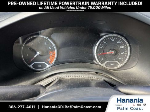 Used 2016 Jeep Renegade Trailhawk w/ Premium Trailhawk Package AWD/4WD image 30