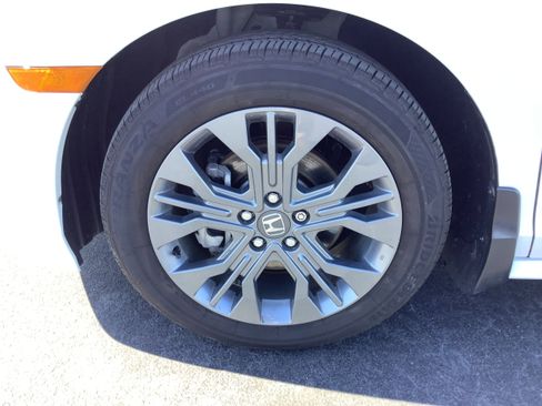 Used 2026 Honda Odyssey Touring image 4