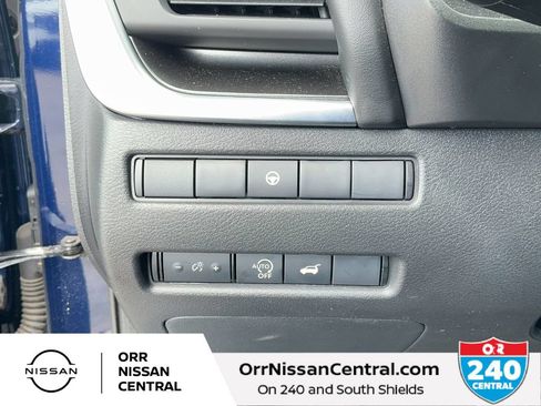 Used 2025 Nissan Rogue SV w/ SV Premium Package FWD image 19