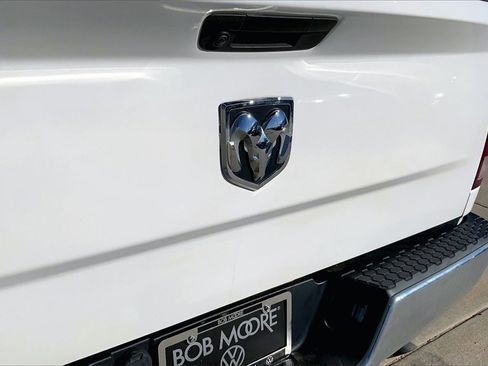 Used 2019 RAM 1500 Classic SLT image 8