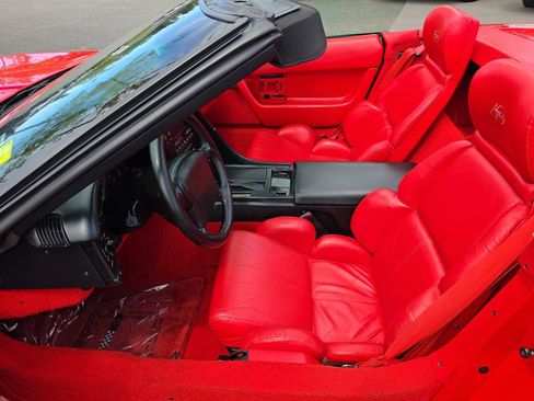 Used 1993 Chevrolet Corvette Convertible RWD image 16