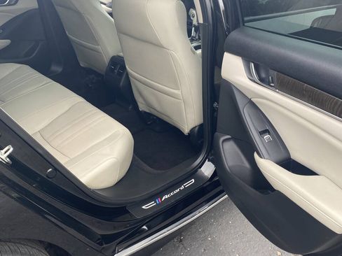 Used 2018 Honda Accord EX-L image 8