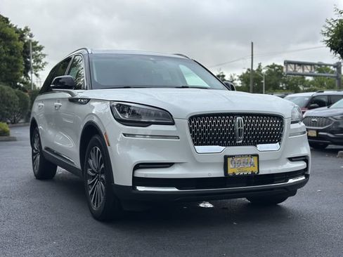 Certified 2023 Lincoln Aviator AWD w/ Premium Package image 48