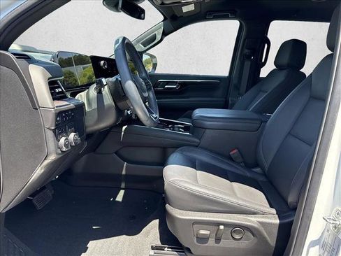 Used 2025 Chevrolet Tahoe Z71 AWD/4WD image 10