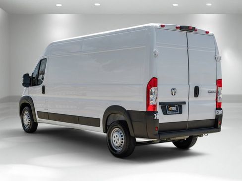 Used 2024 RAM ProMaster 2500 w/ Convenience Group FWD image 8