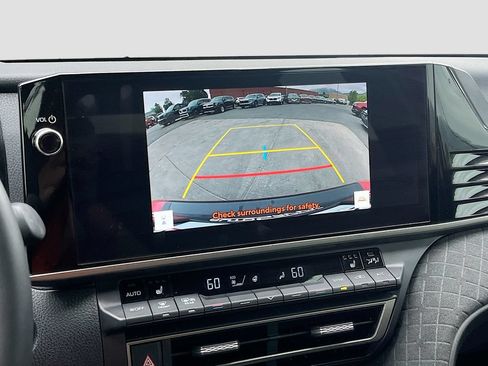 Used 2025 Toyota Camry XLE FWD image 13