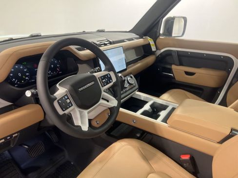 Used 2025 Land Rover Defender 110 S AWD/4WD image 10