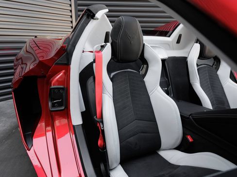 Used 2024 Chevrolet Corvette E-Ray AWD/4WD image 32