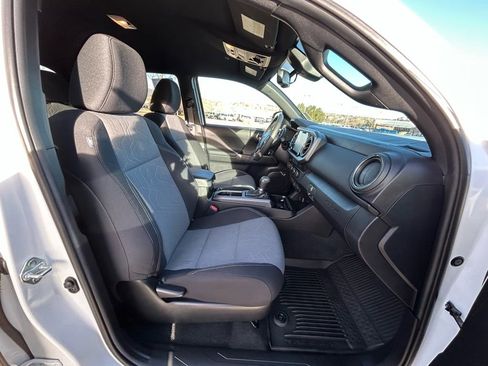 Used 2023 Toyota Tacoma TRD Off-Road w/ Technology Package image 32