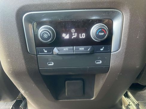 Used 2021 Chevrolet Tahoe LT w/ LT Signature Package AWD/4WD image 13
