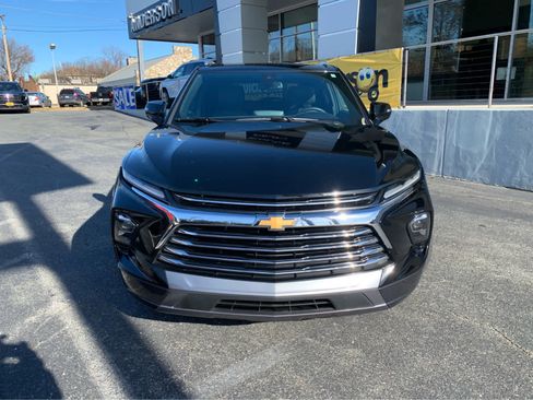 Used 2023 Chevrolet Blazer Premier w/ Enhanced Convenience Package image 2