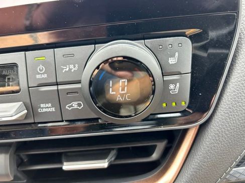 Used 2024 Toyota Grand Highlander AWD Hybrid image 22