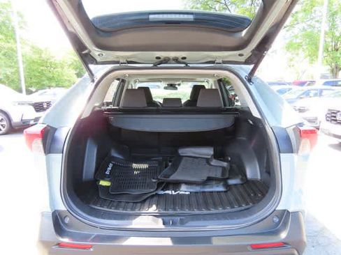 Used 2019 Toyota RAV4 XLE w/ Convenience Package AWD/4WD image 12