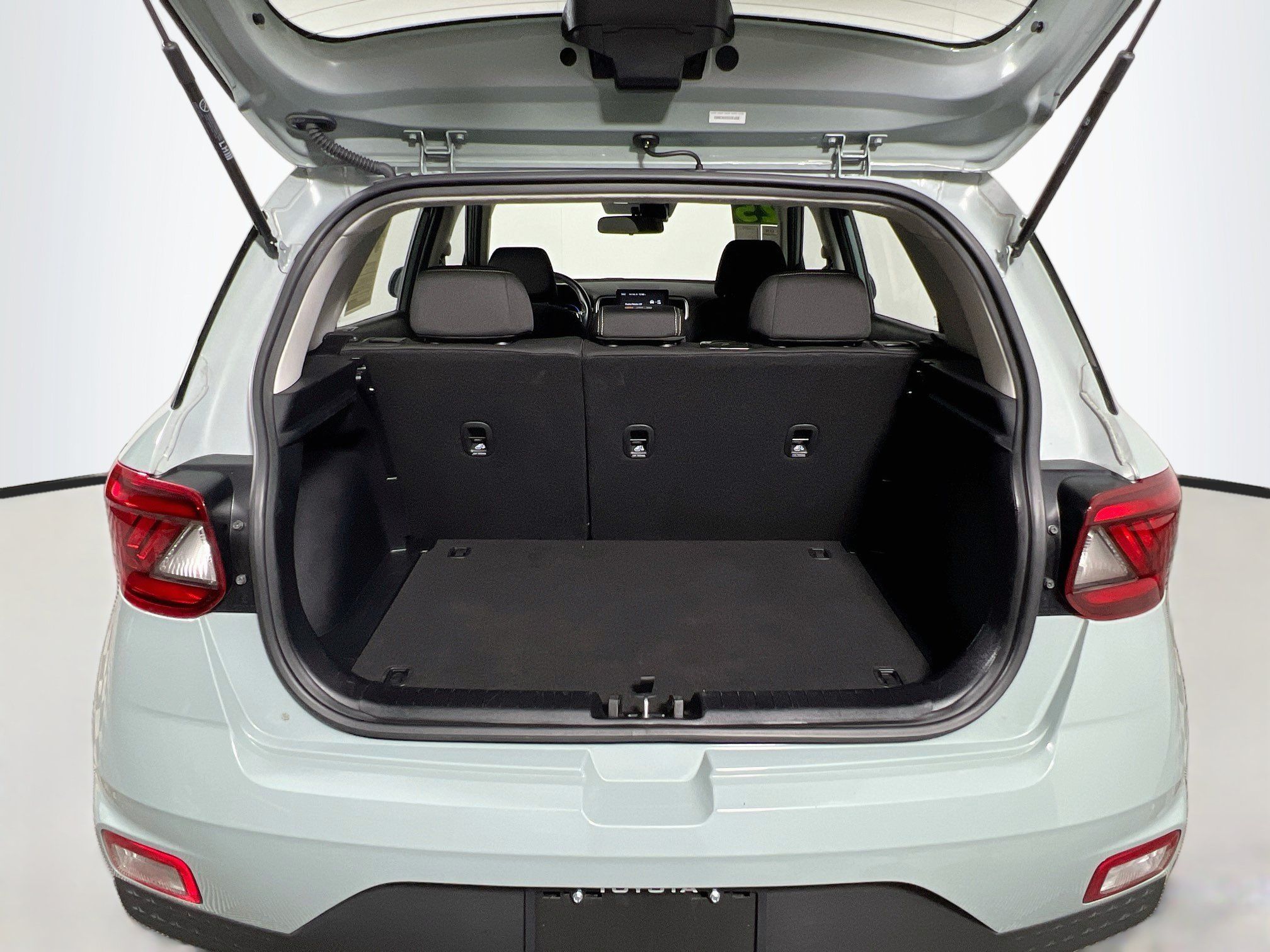 Used 2025 Hyundai Venue SEL FWD image 33