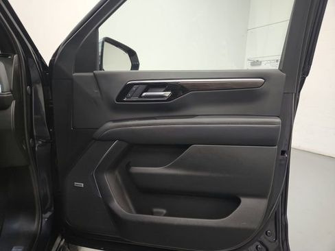 Used 2025 Chevrolet Tahoe Premier image 32