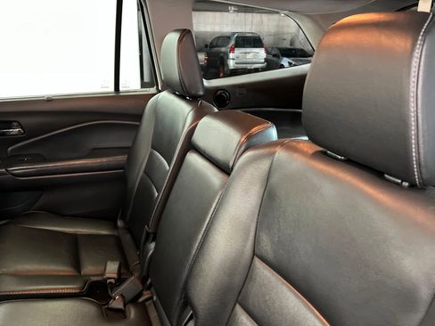 Used 2018 Honda Pilot Touring image 21