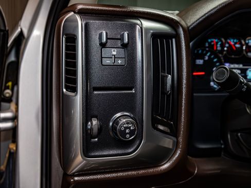 Used 2015 Chevrolet Silverado 3500 LT w/ LT Convenience Package image 17