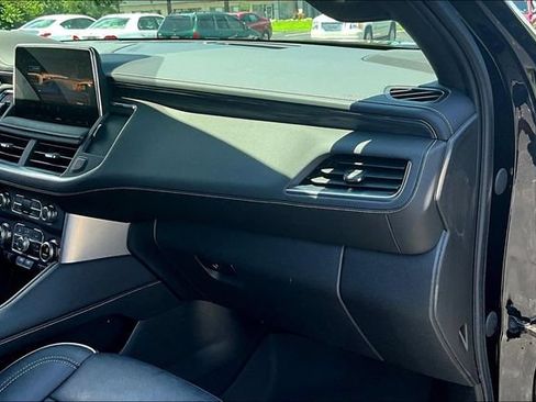 Used 2023 GMC Yukon SLT w/ SLT Premium Package AWD/4WD image 27