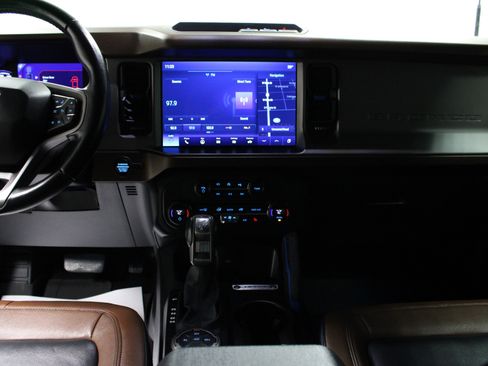 Used 2021 Ford Bronco Outer Banks image 18