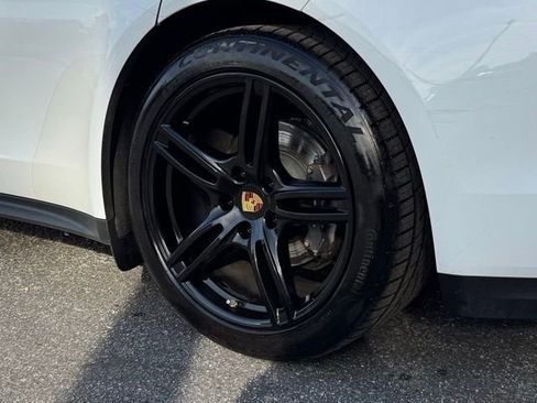 Used 2018 Porsche Panamera image 24