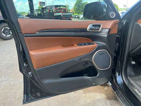 Used 2017 Jeep Grand Cherokee Summit image 12