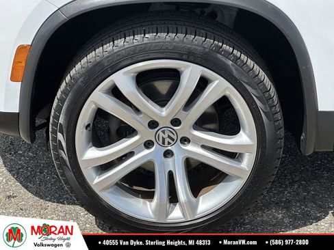Used 2016 Volkswagen Tiguan SEL FWD image 9
