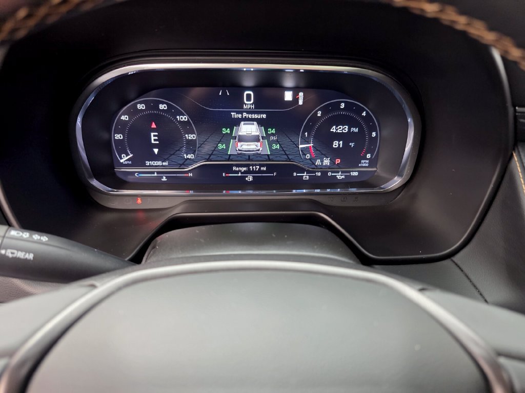 Used 2023 GMC Yukon AT4 w/ Technology Package AWD/4WD image 22
