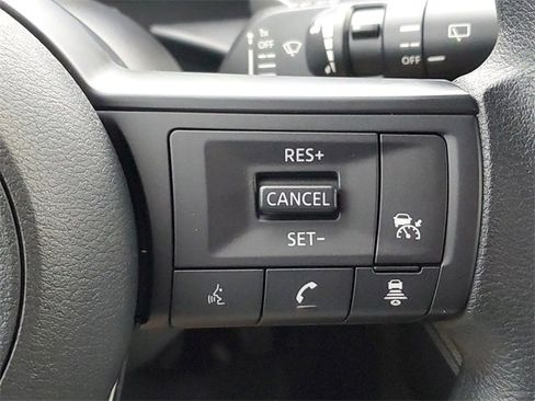 Certified 2025 Nissan Kicks SV image 11