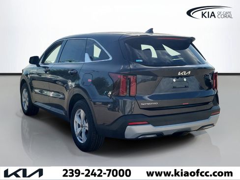 New 2026 Kia Sorento LX FWD image 4