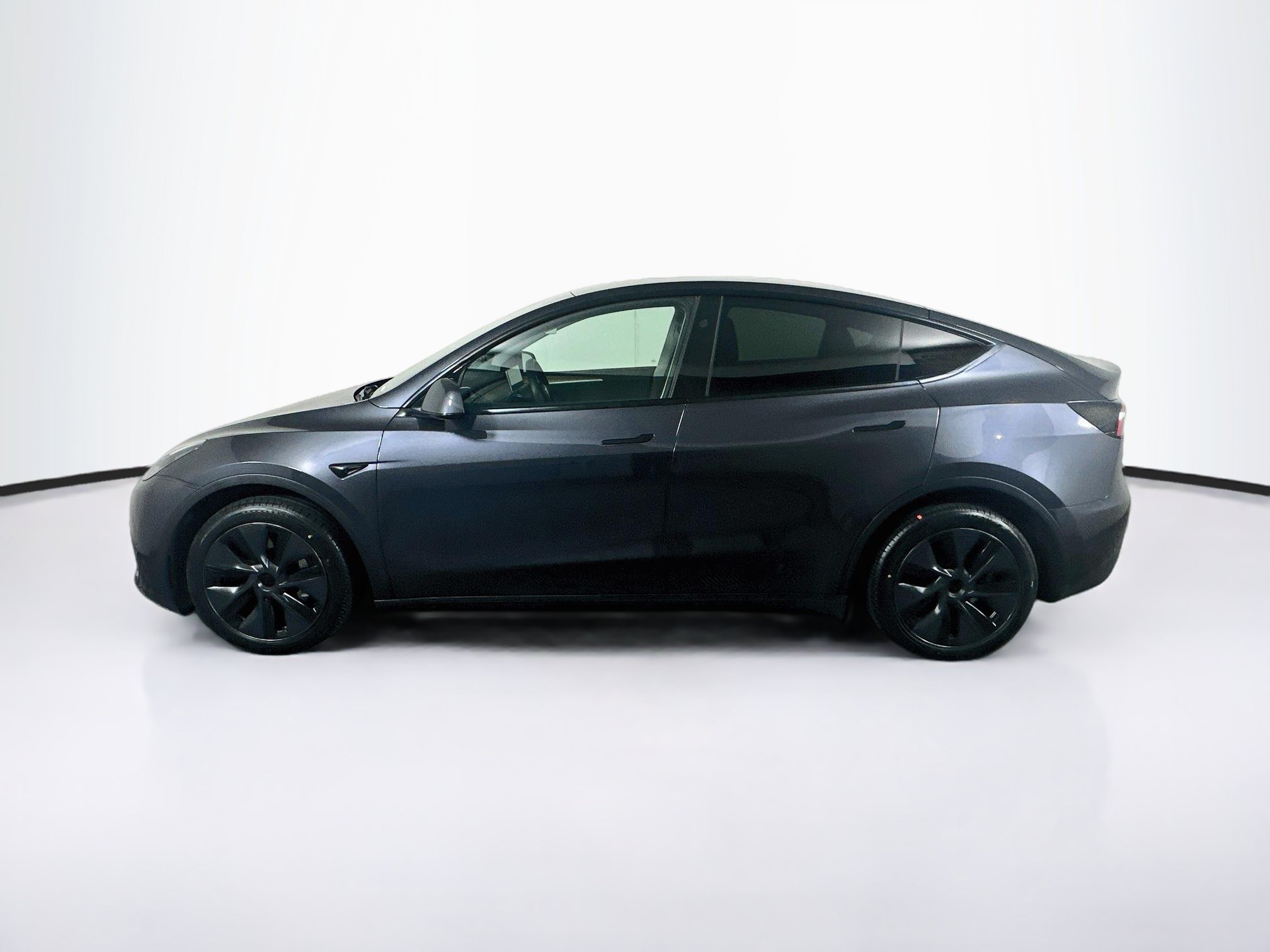 Used 2024 Tesla Model Y Long Range AWD/4WD image 4