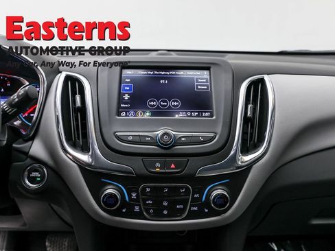 Used 2023 Chevrolet Equinox LT w/ Driver Convenience Package image 12