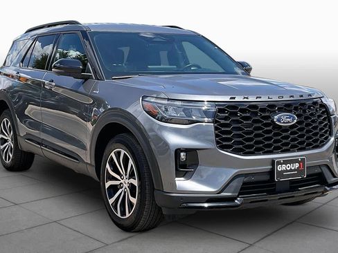 Used 2025 Ford Explorer ST-Line AWD/4WD image 3