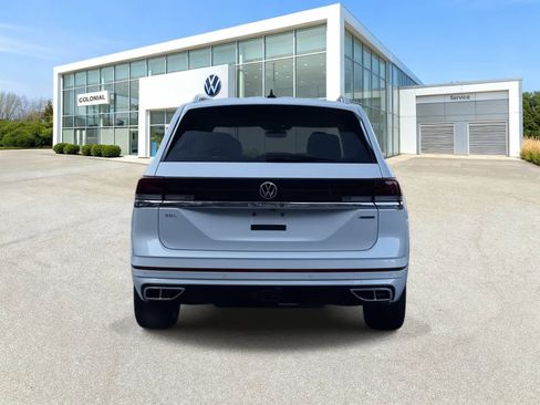 New 2026 Volkswagen Atlas SEL Premium R-Line image 4