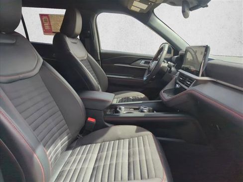 Used 2025 Ford Explorer ST-Line w/ Premium Package image 19