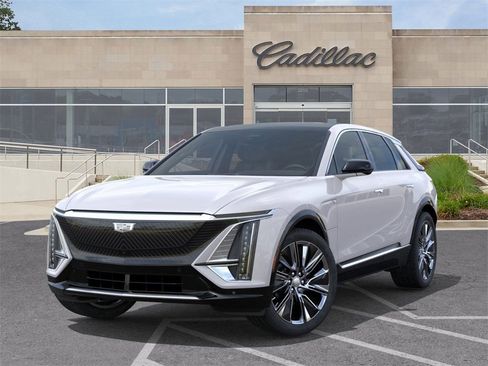 New 2025 Cadillac Lyriq Luxury image 6
